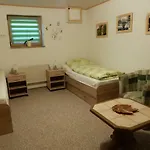 Zum Stadtwald Apartman *